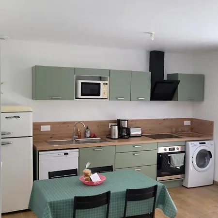 Maison A La Campagne Proche De La Rochelle 度假居 *