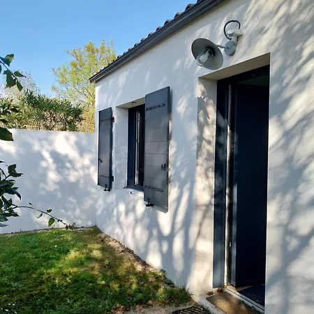 Holiday home Maison A La Campagne Proche De La Rochelle Sainte-Soulle