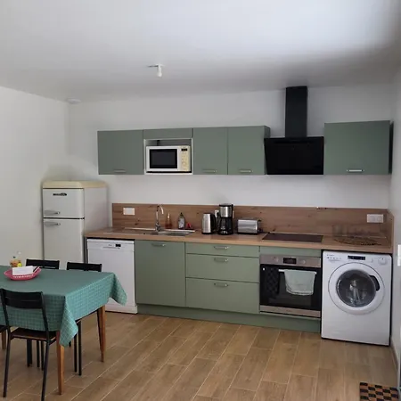 Maison A La Campagne Proche De La Rochelle 度假居